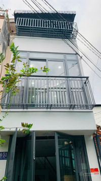 Bán nhà Tô Hiệu 2 lầu Tân Phú Dt 2,7* 4,2 m có 2 lầu nhà đẹp hẻm 6 m thông giá 2 tỷ350