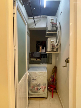 Kẹt tiền bán gấp căn hộ 2 phòng ngủ loại 62m2, đầy đủ nội thất. Giá bán 1,860 tỷ. Cam kết tin thật