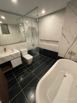 Cần bán căn hộ view sông 2 ban công siêu đẹp the peak M8 midtown 3pn 125m2 full nội thất cao cấp