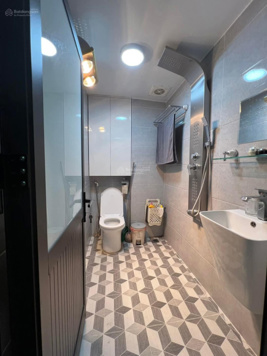 Hoàng Cầu, Đống Đa. DT 38/42m x 4 tầng, MT 5m, đuờng thông ô tô. Giá nhỉnh 13 tỷ