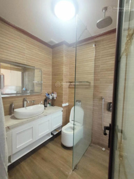 Hot! Mình chủ nhà cho thuê ngay nhà mới, lô góc, Trần Nhân Tông; KD, VP, Nhà Hàng 102m2* 5T- 29 Tr