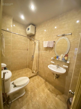 Nhỉnh 6 tỷ có ngay nhà phố Xuân Diệu - Tây Hồ ,5 tầng 5 phút ra Hồ Tây.
