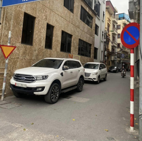 Bán Nhà riêng 5 tầng DT 43m2 mặt ngõ ô tô đỗ cửa giá siêu hời 10,4 tỷ, tại Lê Trọng Tấn