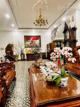 Nhà 1 đời chủ! Cần bán biệt thự khan hiếm Lê Văn Sỹ, Phường 13, Quận 3-9x23m-4 tầng-giá chỉ 40 tỷ
