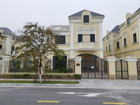 Hàng Hiếm! Biệt thự đơn lập có hầm 280m2, gần công viên, diện tích sử dụng lớn 580m2, vị trí đẹp