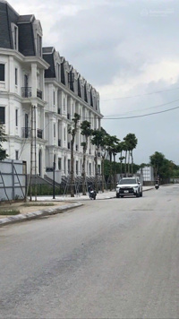 Bán căn liền kề mặt ngoài đường 17.5m Jade Square, gần chung cư, tiện ích