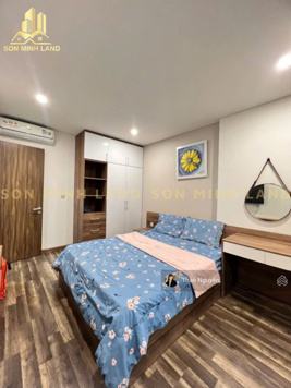 Không có căn thứ 2 - chính chủ cho thuê căn 3 phòng full nội thất ban công Đông Nam tại Hà Đô, Q10