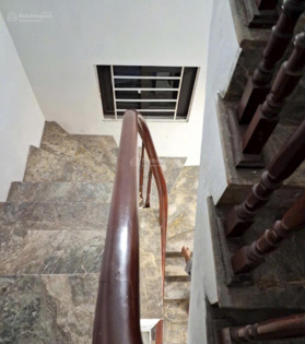 Bán gấp nhà dân xây phố Văn Trì 42m2, ngõ nông, giá: 5.6 tỷ, LH: 0978 685 116