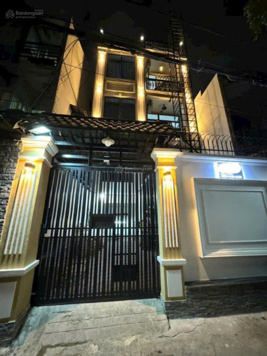 Bán CHDV 18 Phòng, 100tr/tháng, 6x18, Hầm trệt 3 lầu + 1 tum sân thượng, Đ. XVNT, P.26