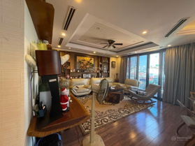 Bán toà apartment 10 tầng khu VIP Hoàng Cầu, căn góc 20m mặt tiền, diện tích 120m chào 59 tỷ