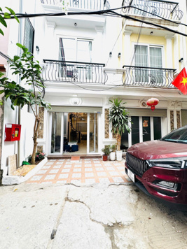 Nhỉnh 6tỷ có ngay căn nhà oto vảo đối diện trung tâm Aeon Long Biên