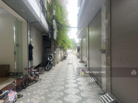 Cc bán nhà riêng ngõ phố Xuân Đỗ - Thạch Bàn - 34m2 x 5t - MT 12m - chào 4.8 tỷ lô góc, ngõ thông