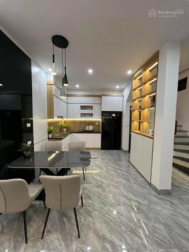 Bán nhà ngõ phố Nguyễn Khang, Cầu Giấy, Hà Nội 62 m2 4 tầng giá 8,8 tỷ