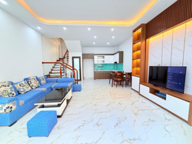 Hợp lí để mua! Nhà 5 tầng, 28m2, 6.3 tỷ tại Đoàn Thị Điểm, Đống Đa. Mặt ngõ thông, full nội thất