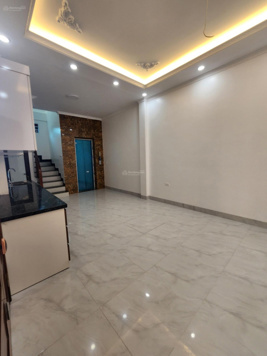 Bán Nhà riêng mới thang máy tại An Dương Vương, 8,3 tỷ, 40m2, 3PN + 4WC