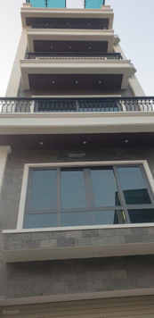 Hàng hot, nhà mới, nội thất đầy đủ, tầng 1 để được 3 ôtô MT 5 m, 5 tầng 1tum 77,5m2, giá 17tỷ