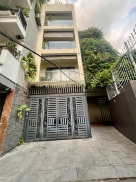 PHÂN LÔ, GARA, LÔ GÓC, HOÀNG QUỐC VIỆT, 68M2, 4T, MT 4,6M, 20M RA PHỐ, GẤP 220TR/M2, NHANH THÌ ĐƯỢC