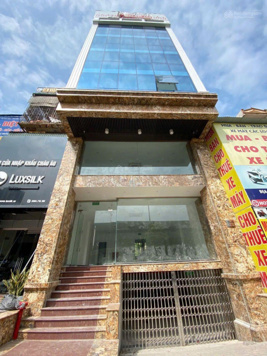 Cho thuê nhà phố Lạc Long Quân vừa xây xong DT: 55m2x7T, MT 7m thông sàn thang máy cuối giá 35tr