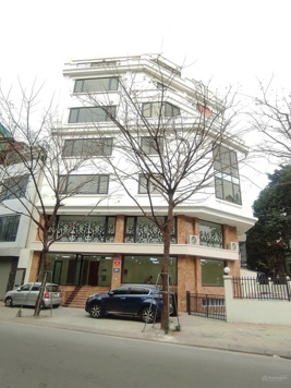 Cho thuê nhà lô góc Phạm Văn Đồng, Cầu Giấy DT 140m2, 7T, 1H, MT 25m thông sàn mới 100%, 155tr/th