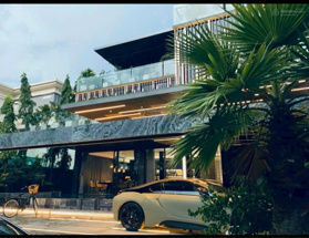 Biệt thự tứ lập sân vườn, full nội thất nhập từ Ý, hồ bơi thang máy, đường lớn ngay công viên 2ha