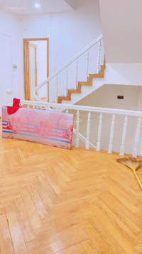 Cho thuê nhà 3 tầng mặt tiền Hùng Vương kế Vincom