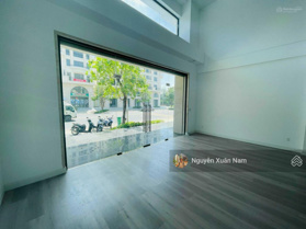 Cho thuê nhà nguyên căn, mặt tiền đường Đinh Thị Thi, Khu Đô Thị Vạn Phúc City