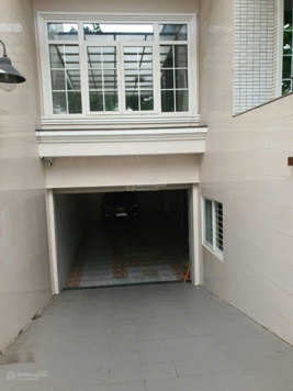 Cho thuê biệt thự khu Him Lam Kênh Tẻ DT 150m2 XD hầm trệt 3lầu có thang máy giá 65tr/th 0932 089 007