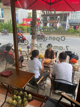 Chính chủ cần sang nhượng quán cafe đông khách nằm ngay cổng bệnh viện nội tiết TW vị trí đắc địa