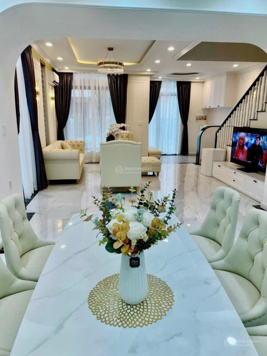 Cho thuê nhà Lavila Kiến Á đầy đầy đủ nội thất trệt 2 lầu 3PN, 1 phòng karaoke, 4WC giá 25tr/tháng