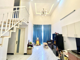 Cho thuê nhà liền kề 2pn sân ô tô ngay UBNd Phú Lợi, TDM, Bình Dương - diện tích 70m2 full nội thất