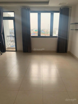 Nhà mặt tiền 5 tầng có thang máy, 6PN, 6WC, sân xe hơi 7c - DT 5m x 21m, ngay KĐT Vạn Phúc