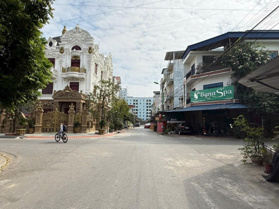 CC em cần bán ngay 01 lô chợ Gỗ Chắc Phù Khê - Từ Sơn Bắc Ninh giá chỉ 2tỷ8 - diện tích 85m mặt 5m