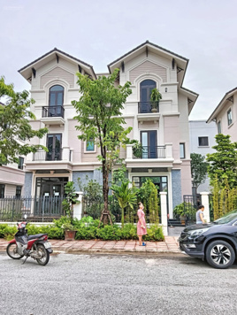 Biệt thự vườn Centa VSIP Từ Sơn cách trung tâm Long Biên 6km, chỉ 7tỷ650. LH 0818 728 567