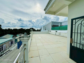 Cho thuê nhà 550m2 kế đại học Cần Thơ tiện văn phòng