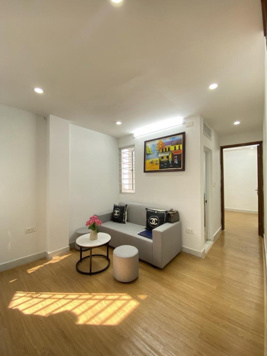 Hiếm - Phố Chùa Láng - Căn hộ xây mới - 2PN 1WC - lô góc thang máy 1,7 tỷ - sổ riêng