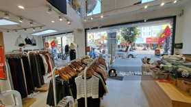 Mặt phố Cầu Giấy - xây building cực đẹp - 270m2 - MT 6.2m - nở hậu - giá 85 tỷ