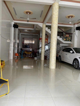 Cho thuê nhà mặt tiền đường 3/2, gần ngã tư Nguyễn Văn Linh