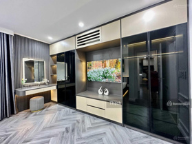 Em Thạch được chủ nhà gửi bán quỹ căn hộ 2PN - 3PN, tại Golden Palace. Giá tốt nhất. LH 0966 432 214