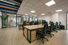 CHO THUÊ TOÀ NHÀ VĂN PHÒNG TRUNG KÍNH - DUY TÂN 120-300M2 X 8 TẦNG MT 10M - THANG MÁY, HẦM XE