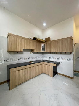 Bán nhà cấp 4 mới đẹp có sân đậu oto trong nhà giá dưới 4 tỷ