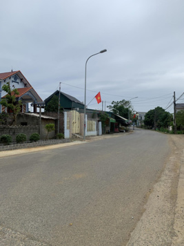 418m2 với mặt tiền 18m cách đường nhựa chủ 3 bước chân. Có thể chia 3 lô bé hoặc đầu tư sinh lời