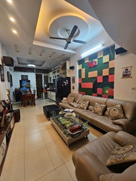 Nhà BA ĐÌNH 65m2 x mặt tiền 4M - Thoáng sáng, cách mặt phố vài mét.