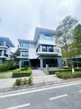 Chính chủ cần bán biệt thự 243m2 Splendora - 3 mặt tiền - Hàng Đẹp - Giá Rẻ, Vị Trí Sát Sân Golf