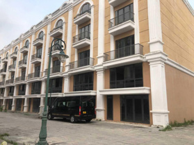 Cần bán gấp căn liền kề(shophouse)tại cảng 2Tuần Châu 108m2 giá chỉ từ 5,xtỉ. Liên hệ 0982 981 595