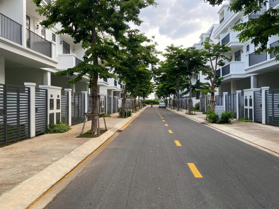 Chủ đi nước ngoài cần bán gấp lk 5x15 vị trí đẹp gần hồ phong thủy tốt, thu hút tài lộc 0369 909 190