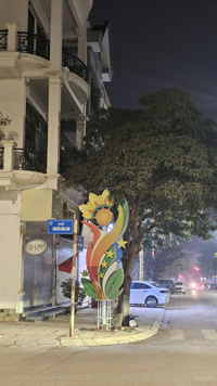 Bán nhà 3 tầng 156m2, 8m mặt tiền, đường Nguyễn Văn Linh, P. Liên Bảo, Vĩnh Yên, giá 9 tỷ