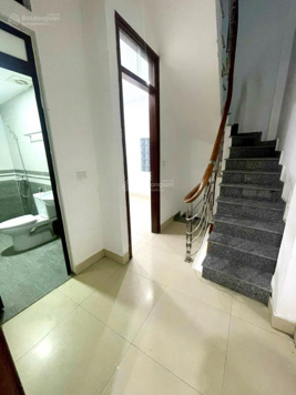 Bán nhà Gia Quất, sau công viên Ngọc Thụy, 42m2 4 tầng, nhà đẹp, ngõ thông, 4,8 tỷ