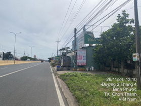 Hot! Bán nhà MT Quốc Lộ 13, gần Ngã Tư Chơn Thành MT rộng 12,5x30m giá 7 tỷ TL, 200m2 ODT, SHR