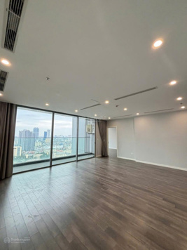 Tôi có nhu cầu bán căn 3PN 168m2 tòa IPH Xuân Thủy. Giá bán 13 tỷ. LH 0977 632 716