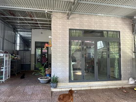 Đất nhà đẹp nguyên căn mới xây dựng, phù hợp cho những cặp vợ chồng mới ra riêng